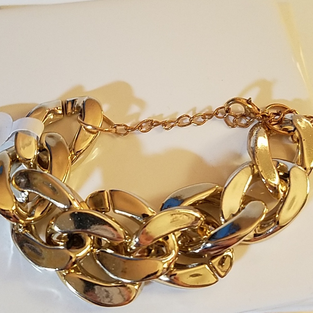 Gold Lightweight Chainlink Gold Tone Bracelet 6